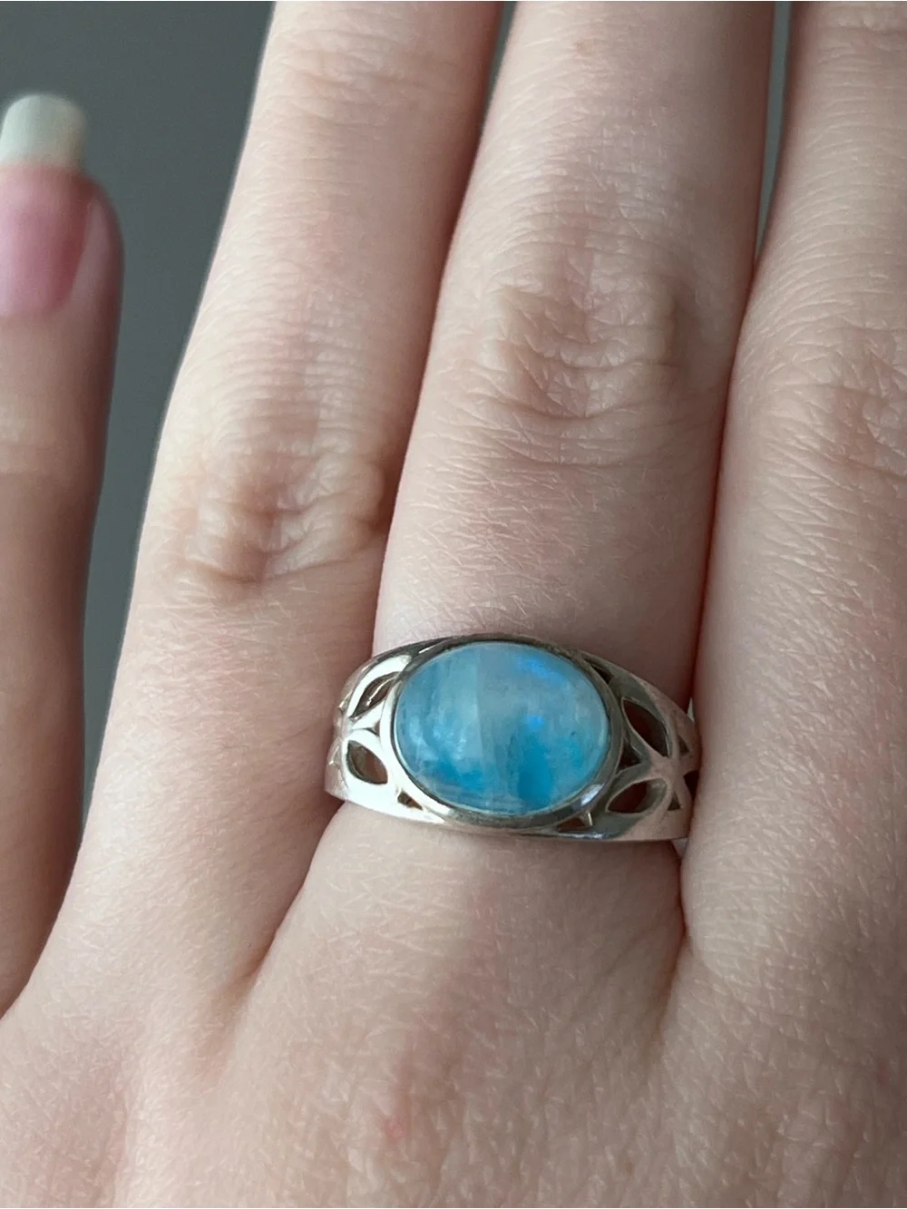925 Sterling Silver Rainbow Moonstone Size 7 Oval Blue Cabochon Bezel Set